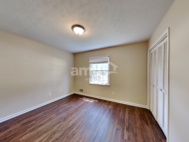Building Photo - 5157 Parkview Ct SW