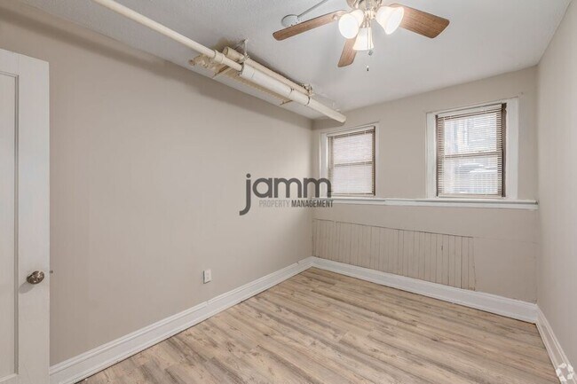 Building Photo - 2773 Hampshire-Unit 3