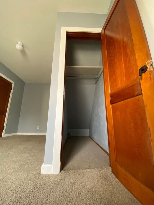 Building Photo - Studio Apartment in Dowagiac