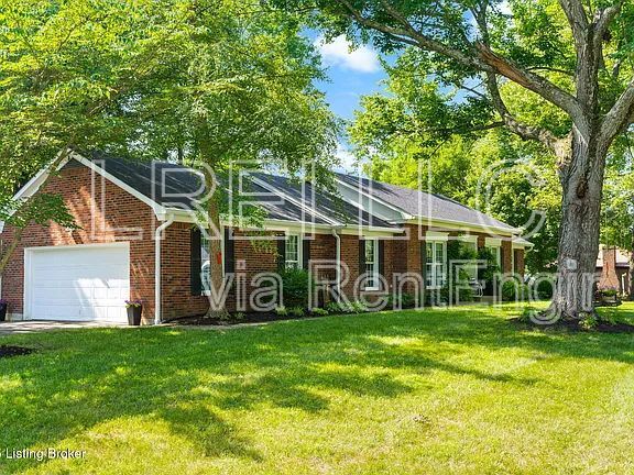 Building Photo - 12100 Maplewood Rd