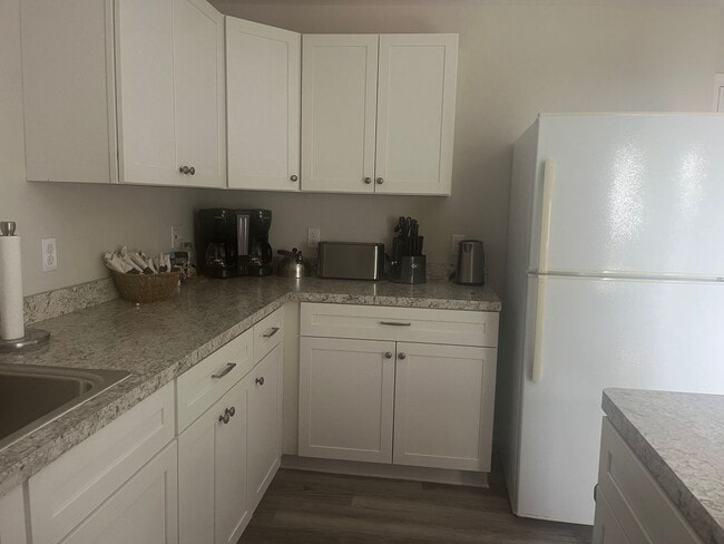 Building Photo - Point Harbor 5 bedroom 2.5 bath Annual Rental-Available 4/28