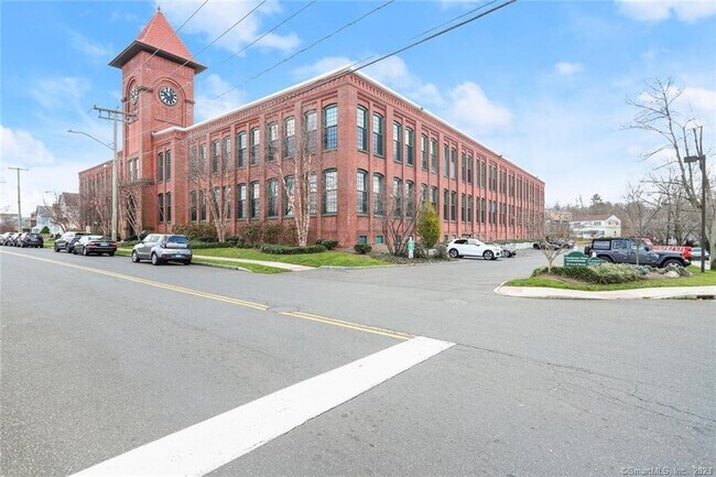 Building Photo - 25 Grand St