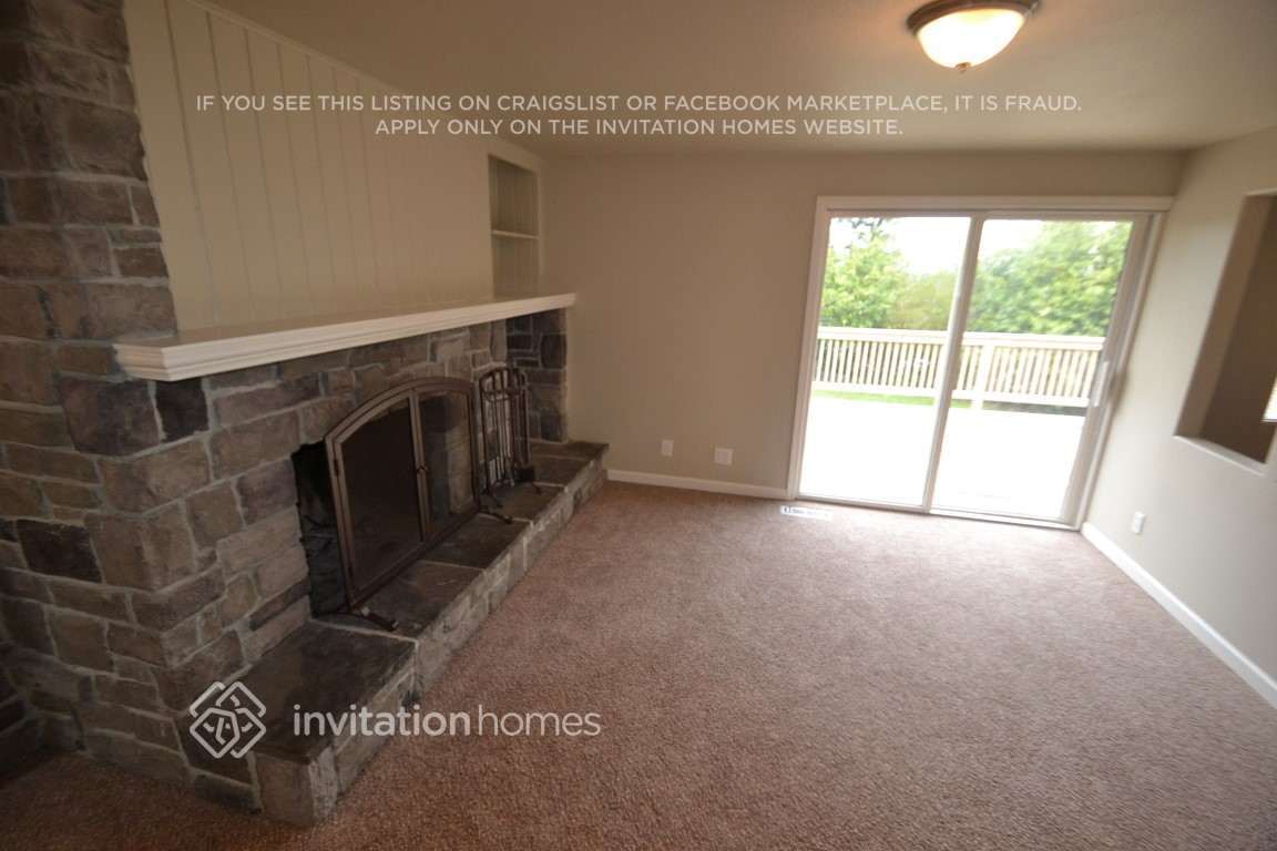 Building Photo - 8305 43rd Pl W