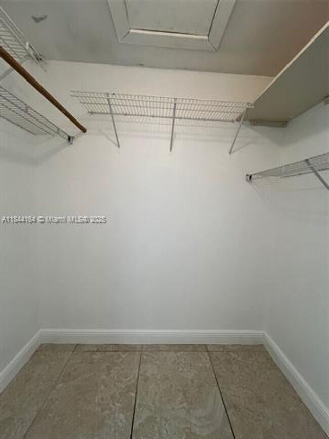 Building Photo - 10511 SW 145th Ct