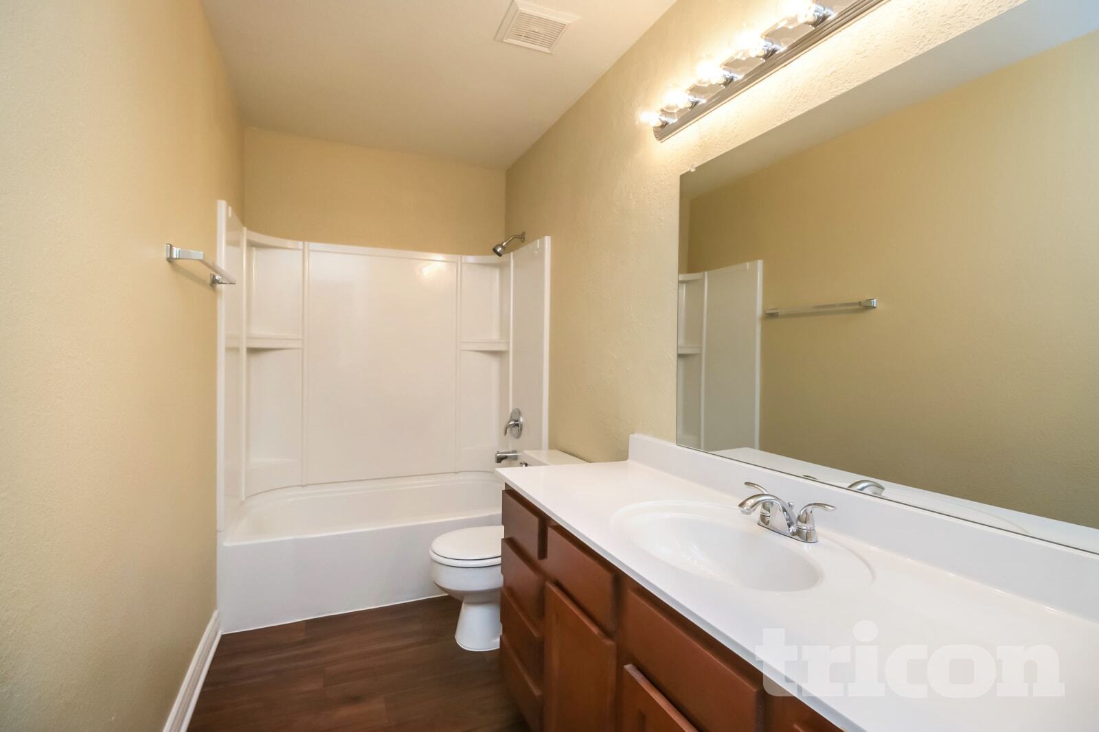 Building Photo - 7743 W Dreyfus Dr