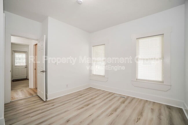 Building Photo - 56 E Coshocton St