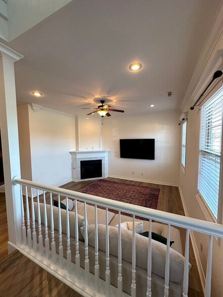 Building Photo - 571 N Rupple Rd