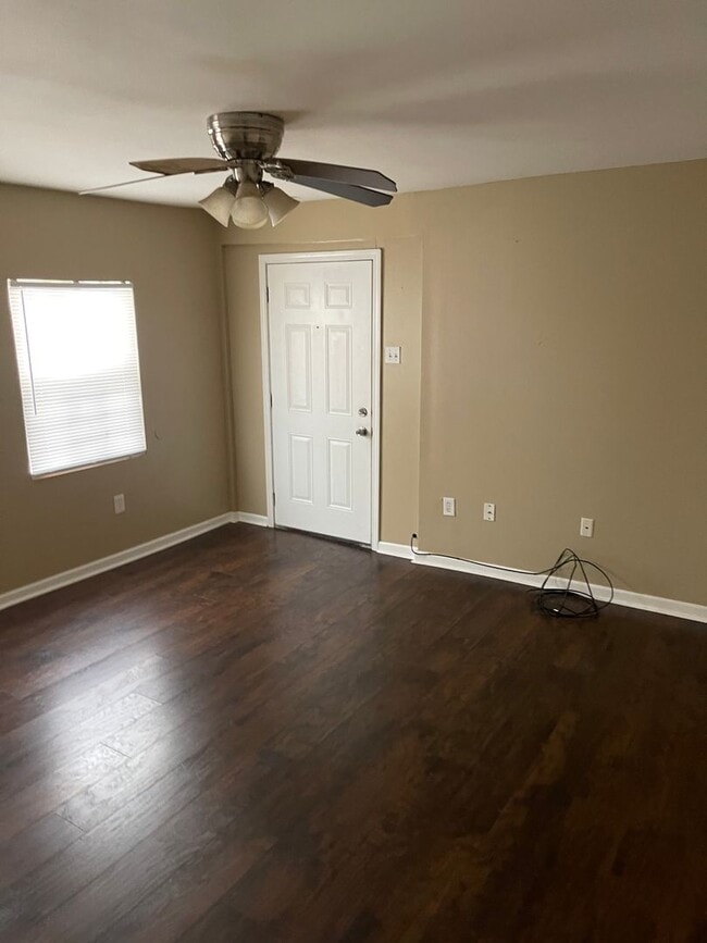 Building Photo - Well Kept 2 Bedroom in the Gentilly Area
