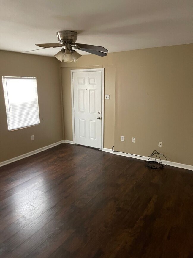 Primary Photo - Well Kept 2 Bedroom in the Gentilly Area