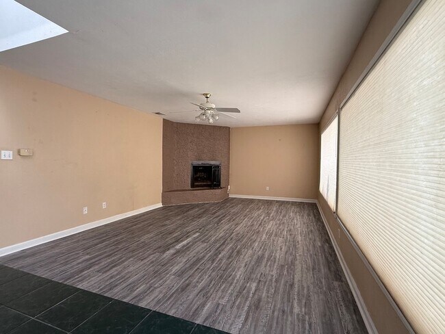 Building Photo - 2110 Lariat Trail