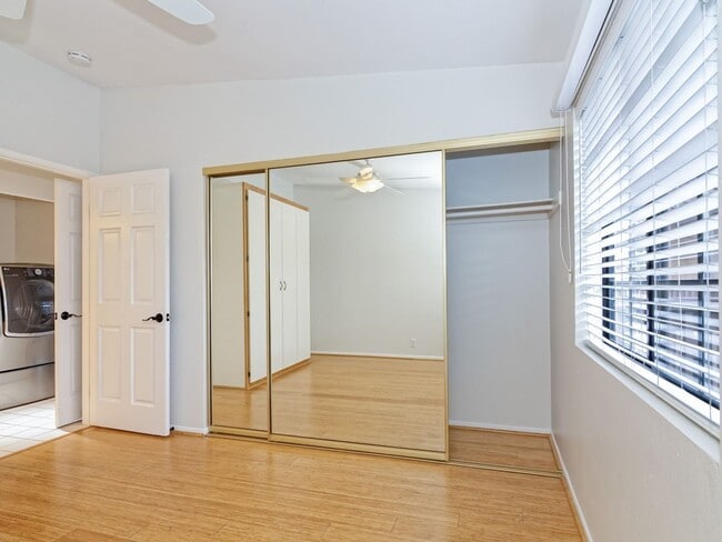 Building Photo - Water, Sewer, Trash Included! Fireplace, Washer, Dryer, 2 Assigned Parking, Garage, Open Floor Pl...