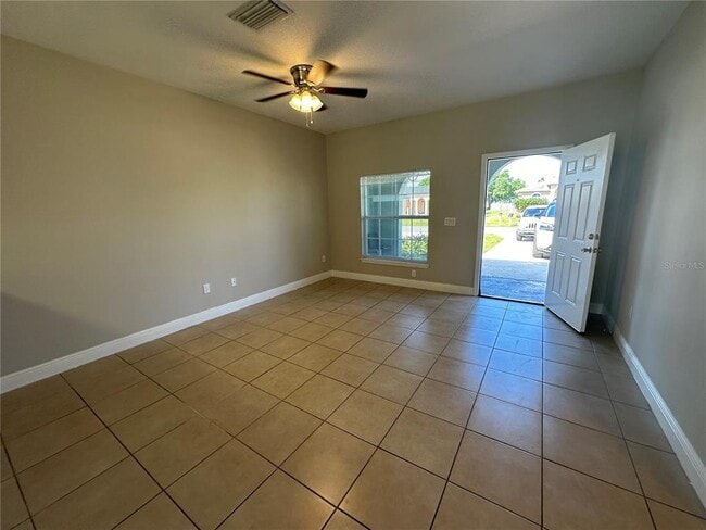 Building Photo - 1022 Embrun Ct