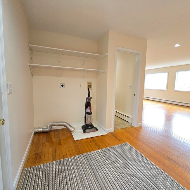 Building Photo - 126 Range Rd