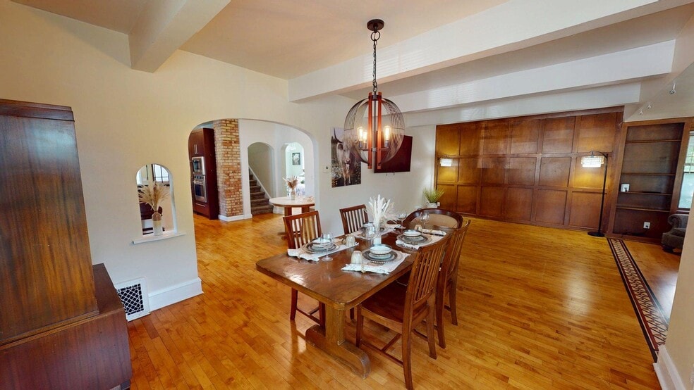 Building Photo - 1625 N Union St