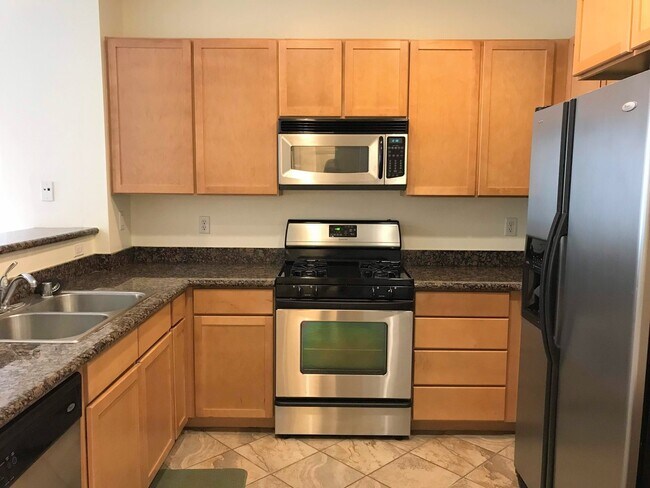 Building Photo - Ideally located Playa Vista Condo