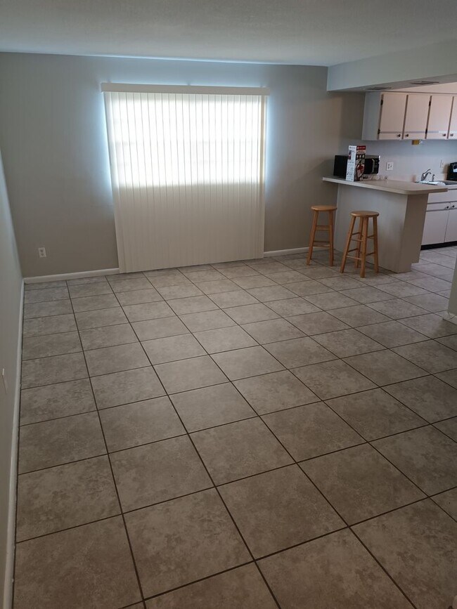 Building Photo - 5505 Hernandes Dr