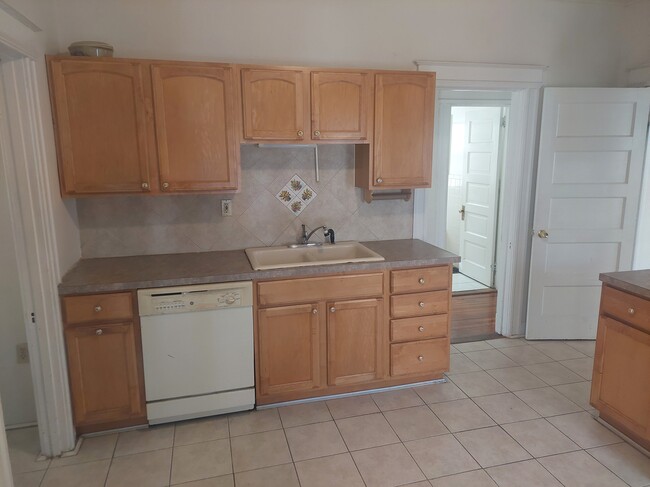 Kitchen cupboard - 424 Prospect Ave