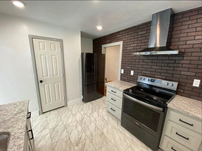 Building Photo - 1011 Walnut St