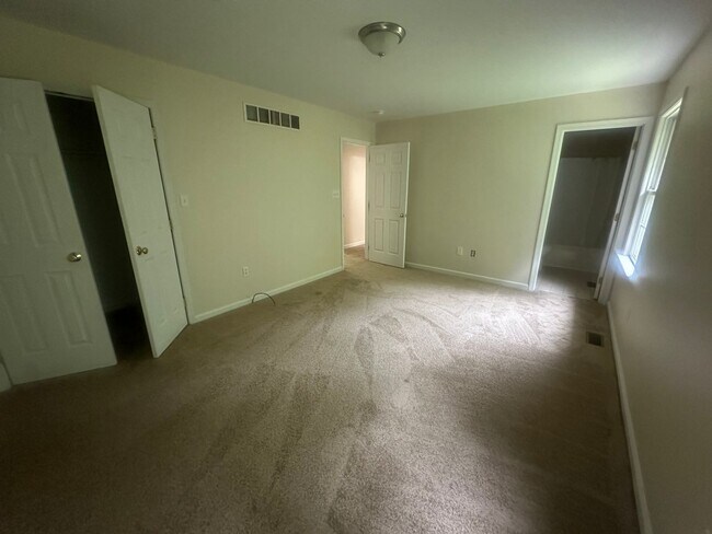 Building Photo - North East - 3 Bedroom 2 Bathroom