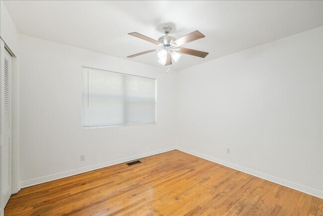 Building Photo - 202 Juniper Dr