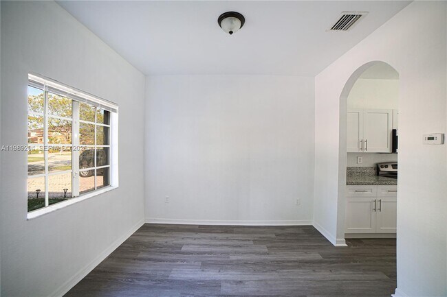 Building Photo - 10270 SW 225th Ln