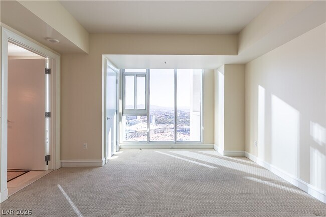 Building Photo - 2700 S Las Vegas Blvd