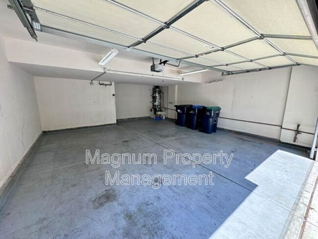 Building Photo - 33620 Willow Haven Ln