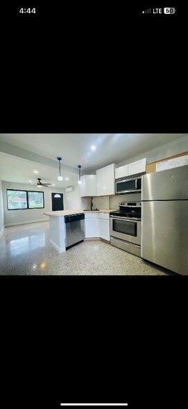 Building Photo - 1801 NW 93rd Terrace