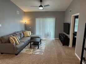 Building Photo - 4908 Key Lime Dr