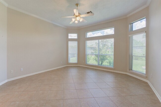 Building Photo - 9026 Robinhoods Well Dr