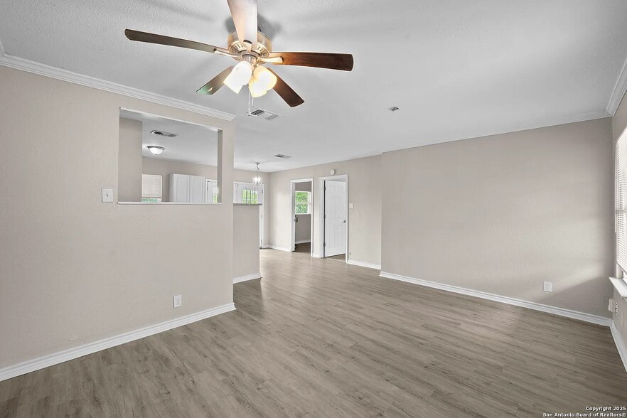 Building Photo - 8831 Hunters Creek St