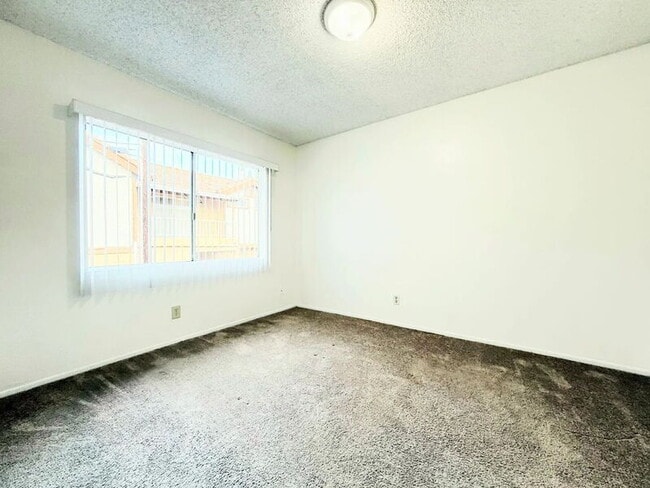 Building Photo - 11057 Ferina St