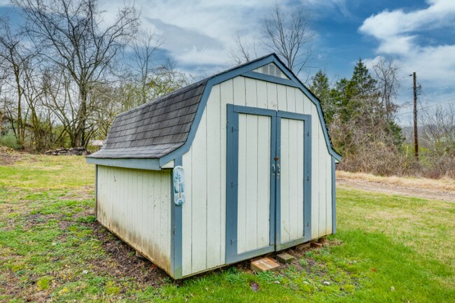 Building Photo - 134 Howes Chapel Rd