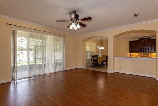 Building Photo - BEAUTIFUL 5 Bedroom/4 Bath Home Located in...