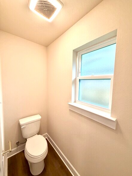 Building Photo - 1206 Bridgewater Dr