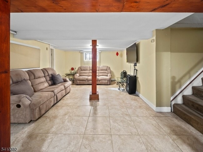 Building Photo - 714 Irvington Ave