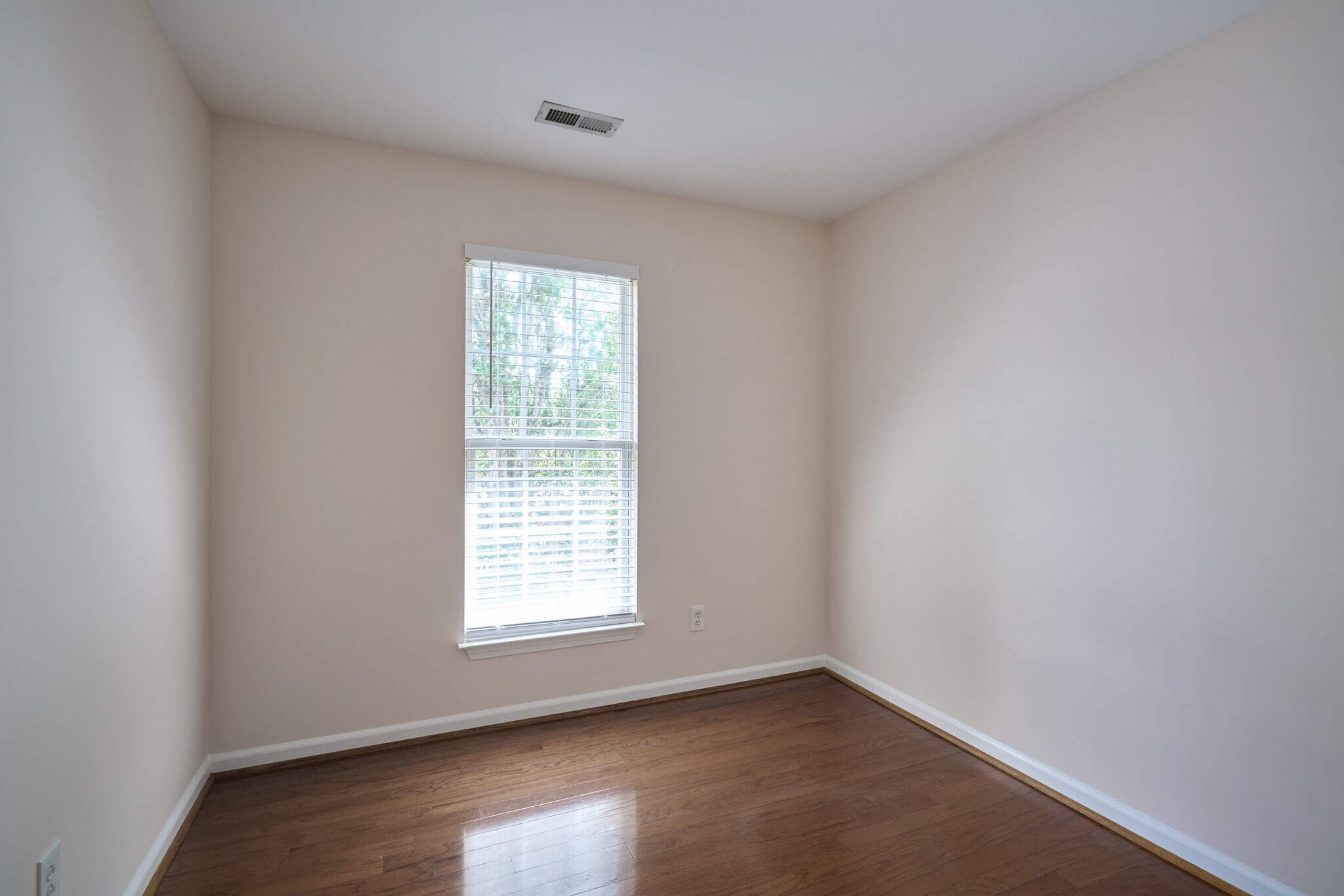 Building Photo - 420 Canewood Pl