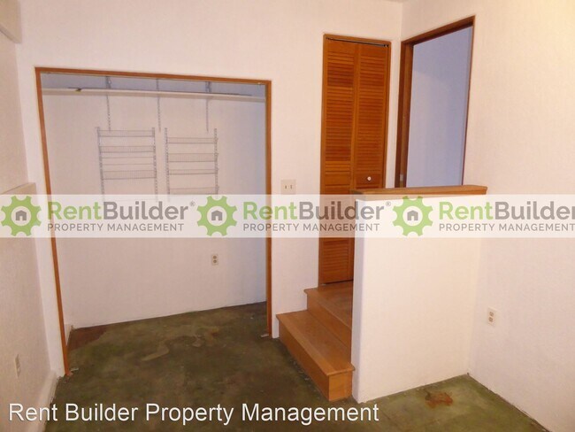 Building Photo - 3 br, 1 bath House - 2917 Santa Clara Ave. SE
