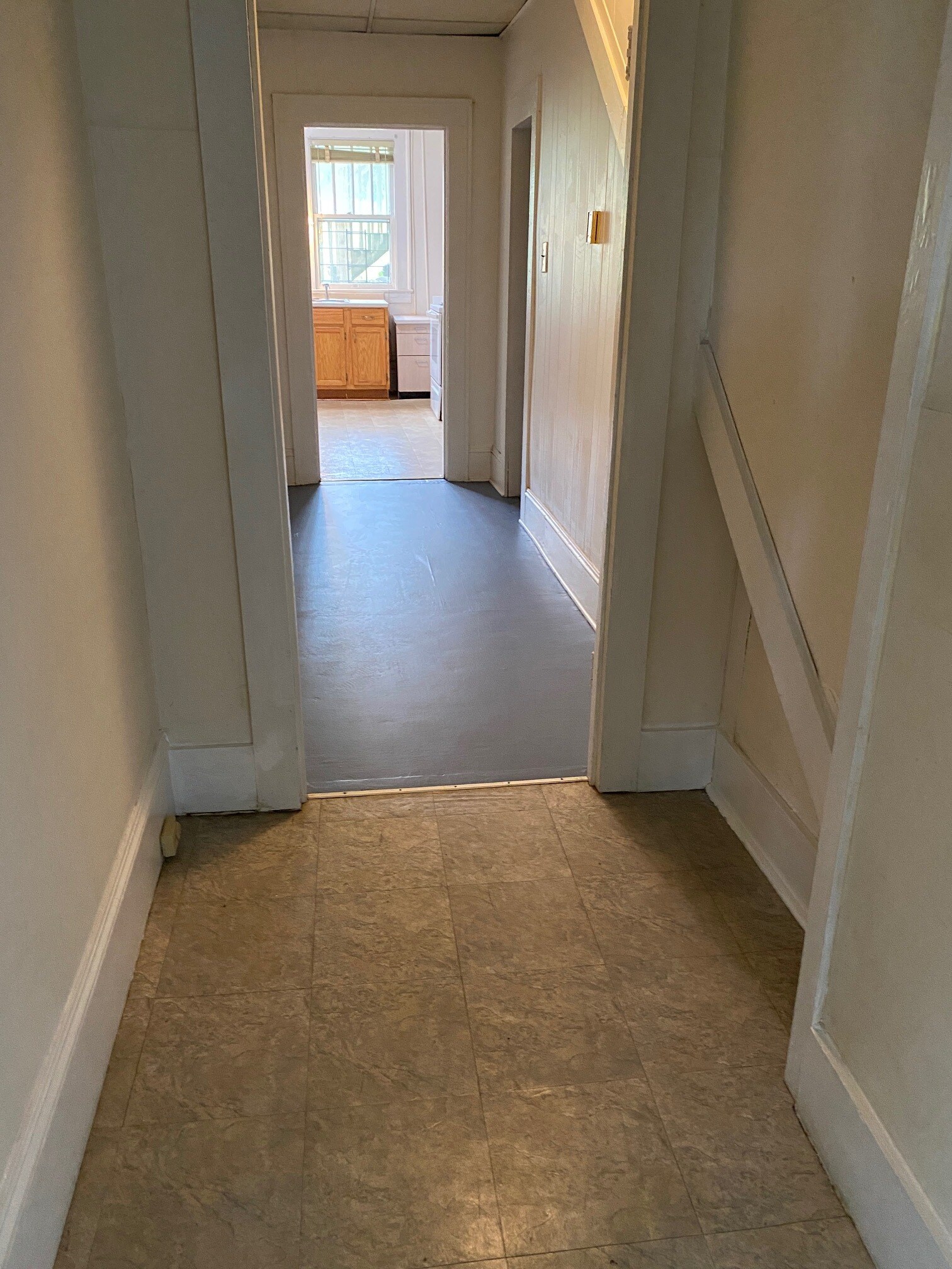 Building Photo - 220 W End Blvd