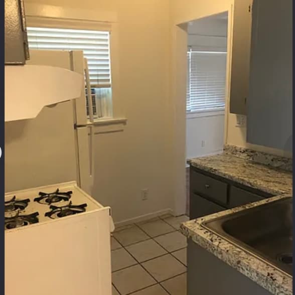 Building Photo - 615 N Lemon Ave