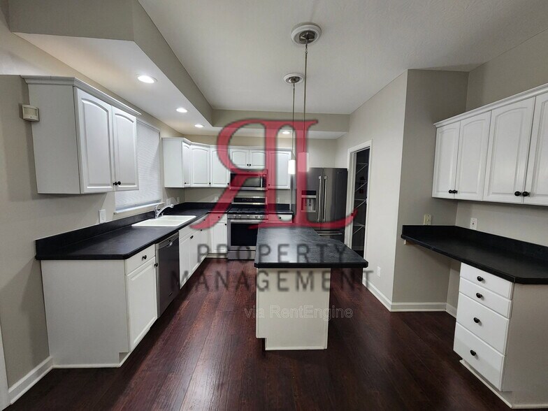 Building Photo - 6716 Bethany Dr