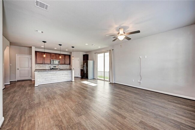 Building Photo - 107 Buckthorn Dr