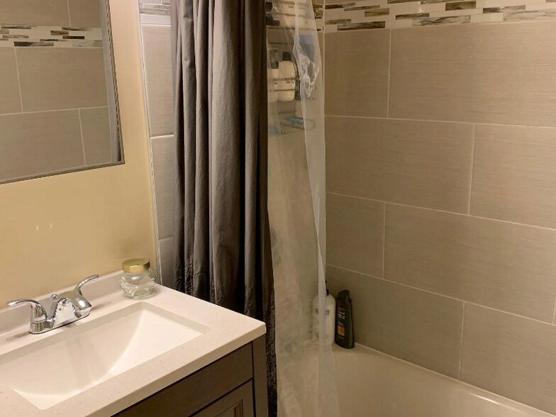 Building Photo - 21521 73rd Pl W