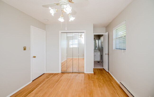 Building Photo - 240 Maywood Dr