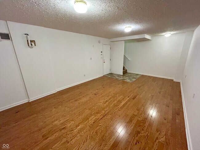 Building Photo - 3078 Armory Dr