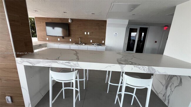 Building Photo - 770 Claughton Island Dr