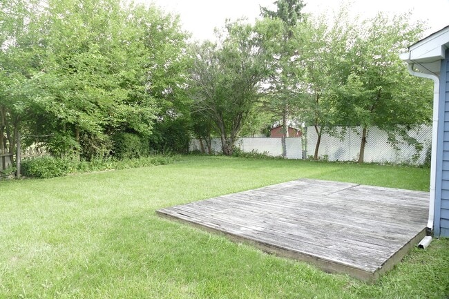 Building Photo - 3327 Acorn Ct