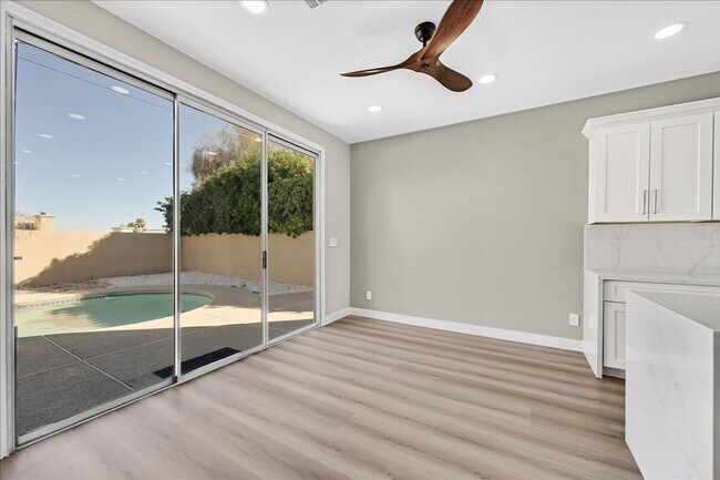 Building Photo - Summerlin House close to Red Rock Casino.