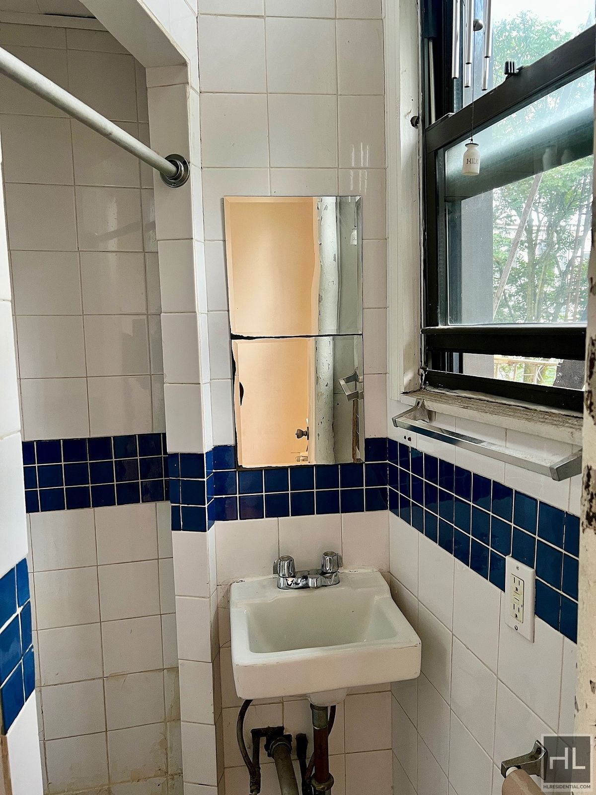 Building Photo - 2 BR 2 BA in Prime Bushwick