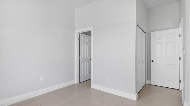 Building Photo - 1214 NW 4th Ave